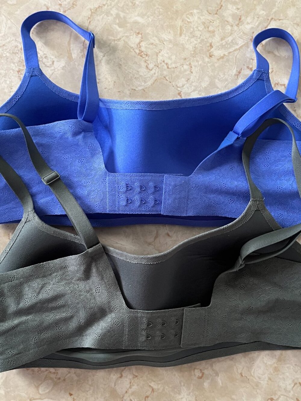 Pair of Aerie Smoothez Sz M Wireless Seamleas Bralettes Blue and Green - Picture 3 of 10